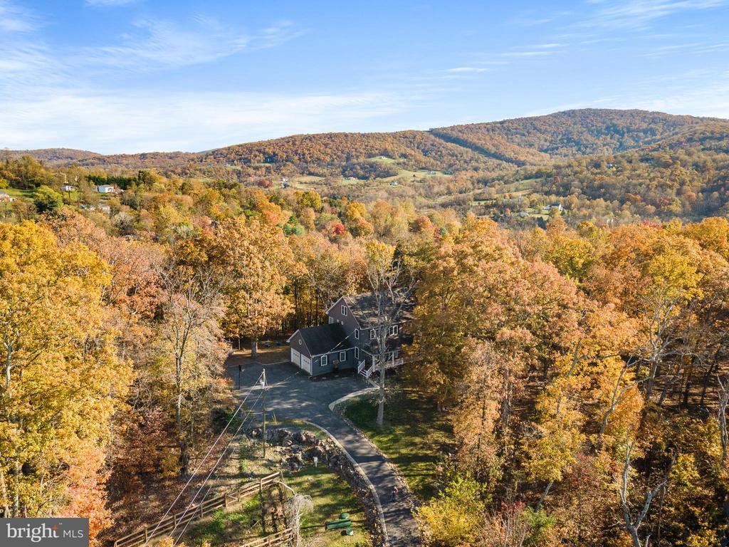 527 Grimes Golden Rd, LINDEN