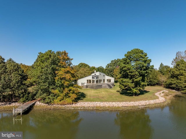102 Tue Marsh Ln, Yorktown