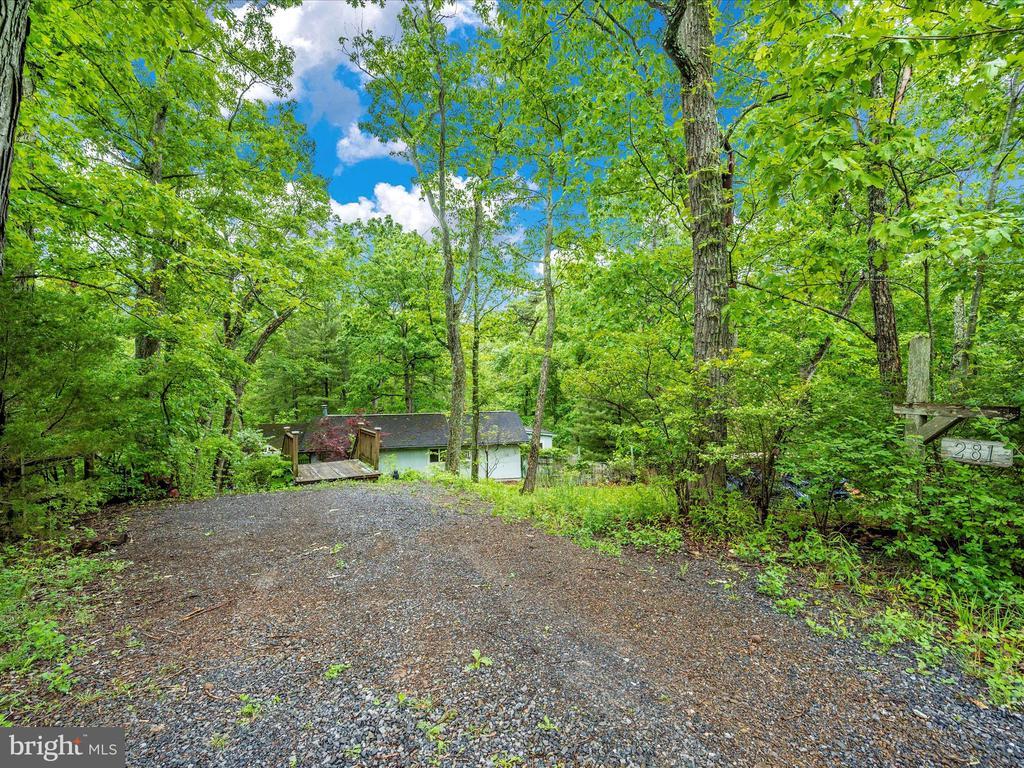 281 Tall Pine Ln, GERRARDSTOWN WV GERRARDSTOWN Cabin Homes For Sale
