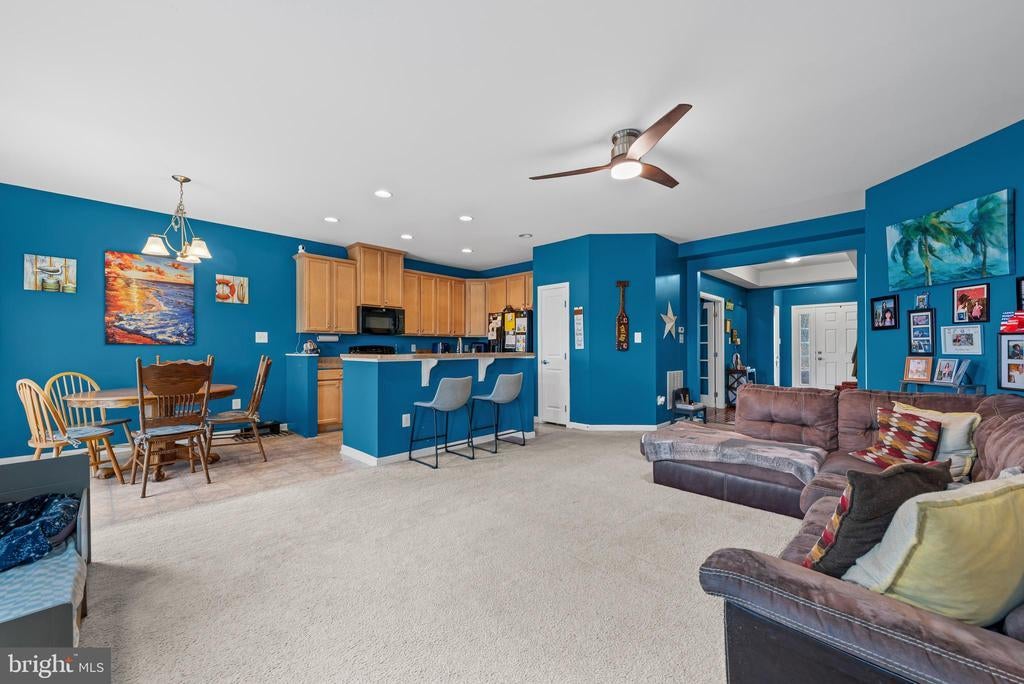 44 Tollerton Trl, FALLING WATERS