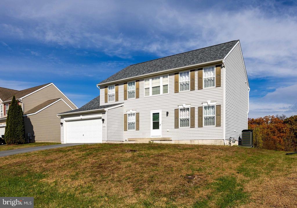 112 Equinox Way W, MARTINSBURG