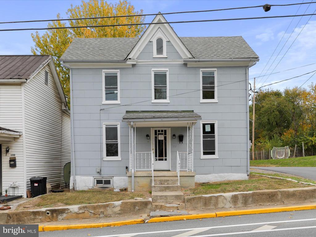 135 Woodbury Ave, MARTINSBURG