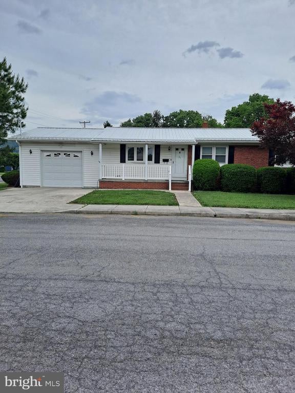 25 Judy St, PETERSBURG