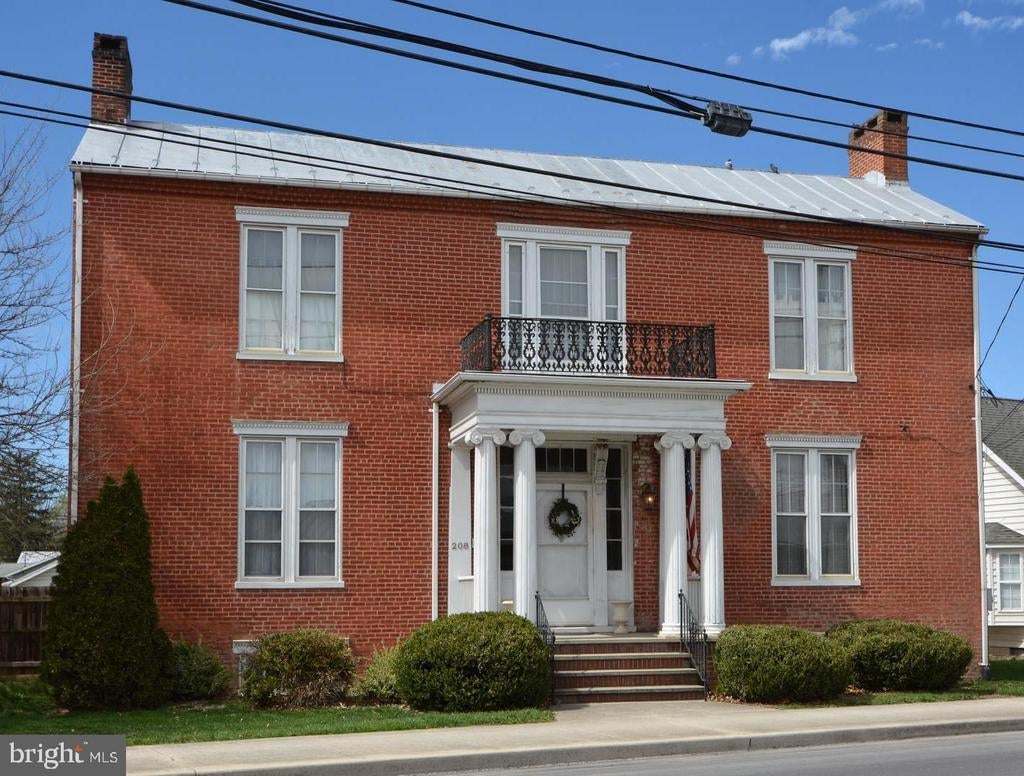 208 N Main St, MOOREFIELD