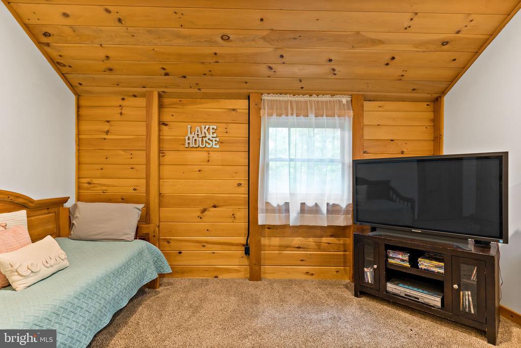 4176 Lake Ferndale Dr, SPRINGFIELD WV SPRINGFIELD Cabin Homes For Sale