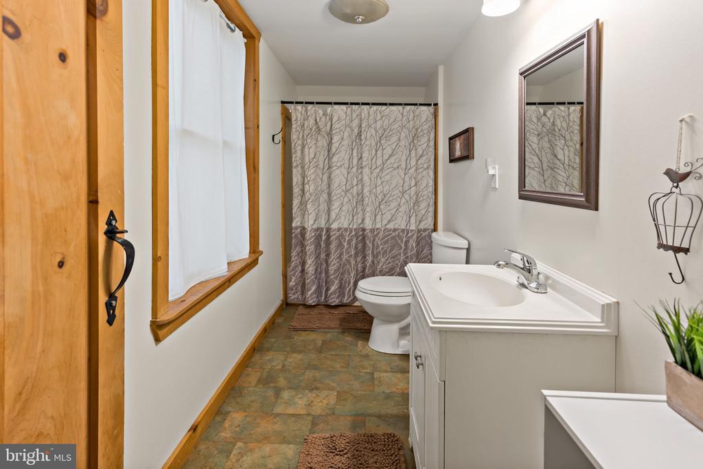 4176 Lake Ferndale Dr, SPRINGFIELD WV SPRINGFIELD Cabin Homes For Sale