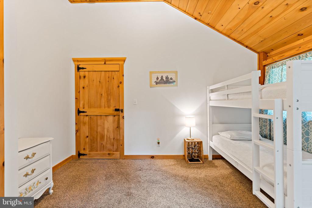 4176 Lake Ferndale Dr, SPRINGFIELD WV SPRINGFIELD Cabin Homes For Sale