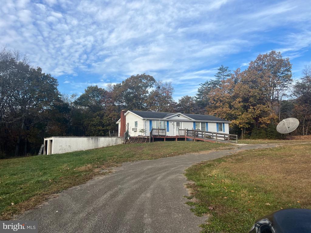 274 Ellifritz Ln, KEYSER