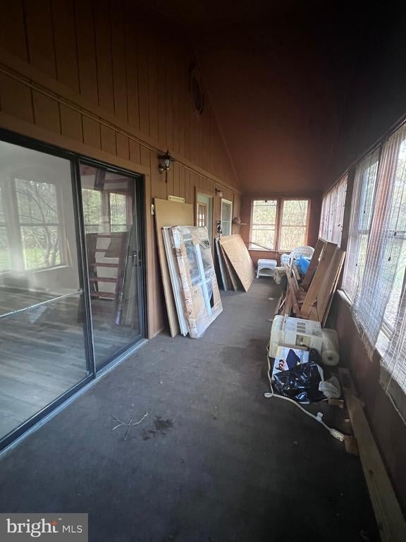 327 Foggy Bottom Ln, BERKELEY SPRINGS WV BERKELEY SPRINGS Cabin Homes