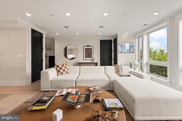 2305 Nicholson St Se #402, Washington