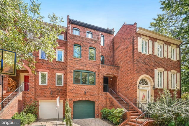 3927 Georgetown Ct Nw, Washington