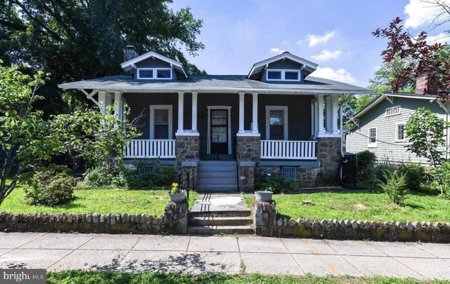 1011 Douglas St Ne, Washington