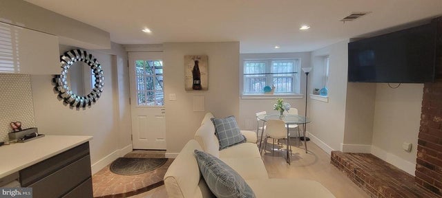 41 Q St Nw #b, Washington