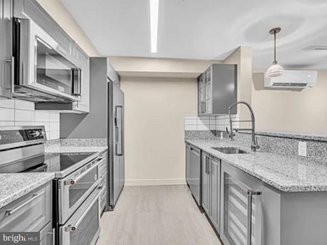 220 2nd St Se #103, Washington