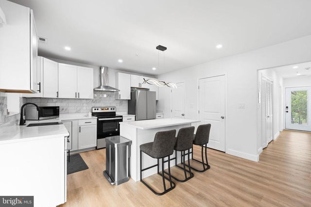 36 Hawaii Ave Ne, Washington