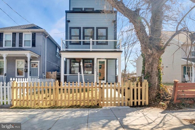 1121 48th Pl Ne, Washington