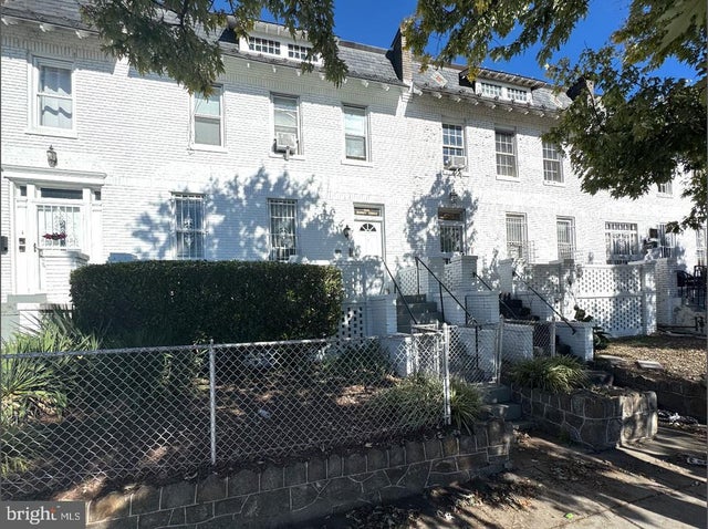 6 Barney Cir Se #3, Washington