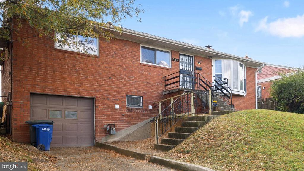 227 Oneida St Ne, WASHINGTON