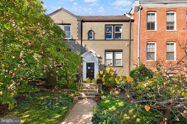 719 12th St Se #3, Washington