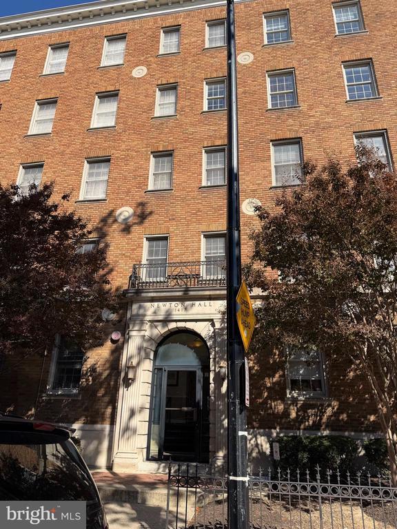 1417 Newton St Nw #204, Washington