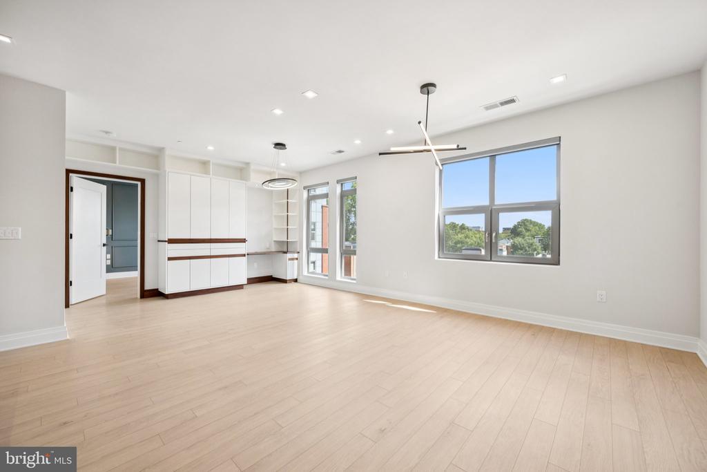 900 11th St Se #309, WASHINGTON