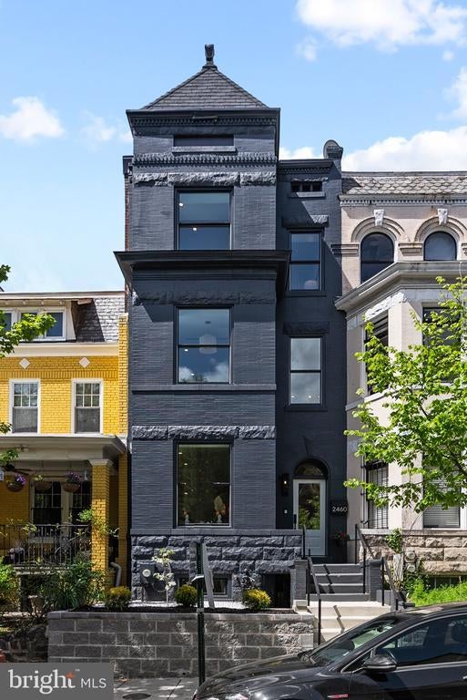 2460 Ontario Rd Nw, Washington