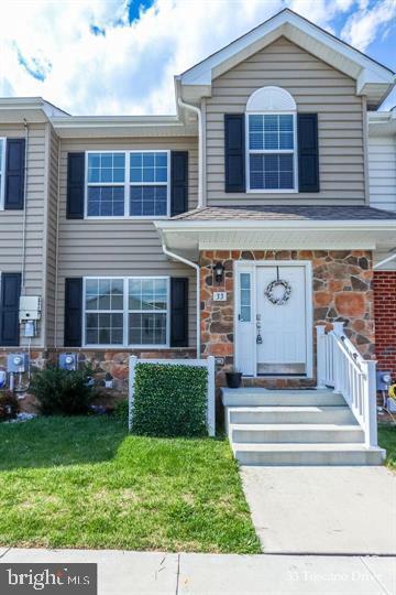 33 Toscano Dr, Smyrna