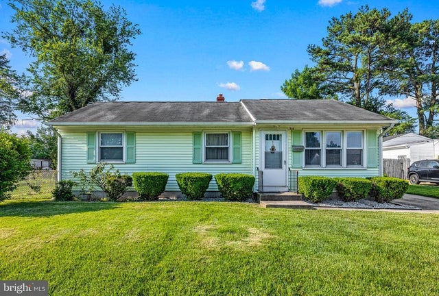 816 Lincoln St, Dover