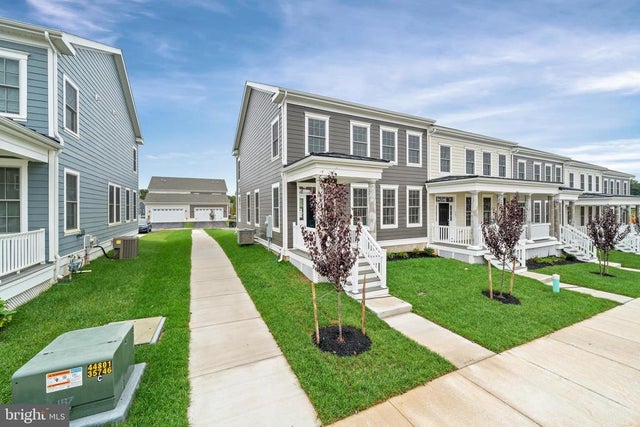 851 Mapleton Ave, Middletown