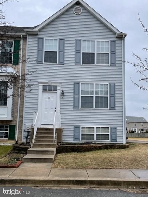 33 Versailles Ct, Newark