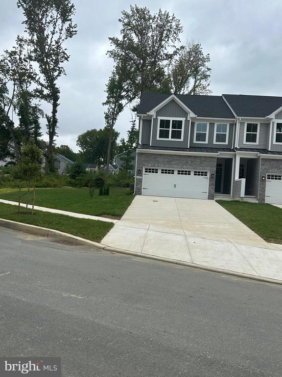 4390 Reusch Cir, New Castle