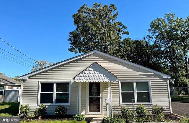 402 Maple Ave, Wilmington