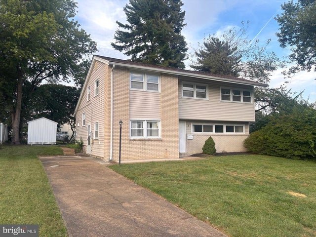 8 N Avon Dr, Claymont