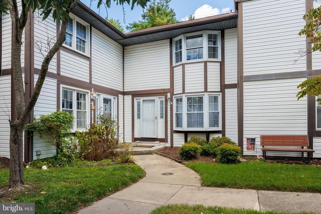 284 Oakwood Village Ct, Glen Burnie