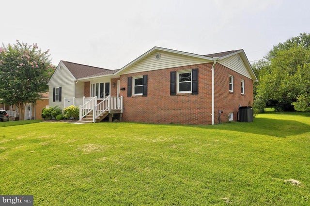 513 Oak Grove Rd, Linthicum Heights