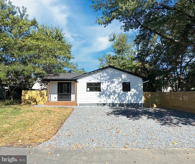 414 Venton Rd, Edgewater