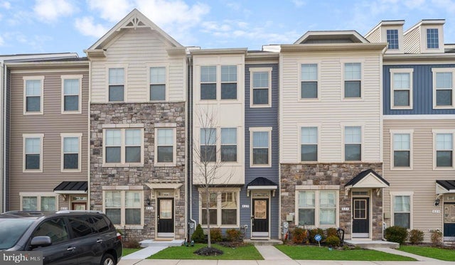 829 Jarrett Ln, Glen Burnie