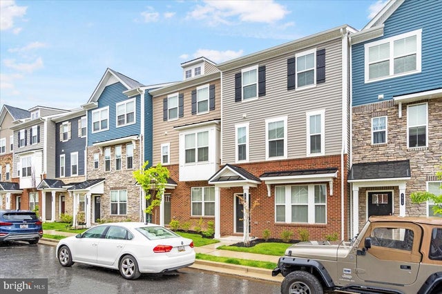 1815 Iris Ln, Hanover
