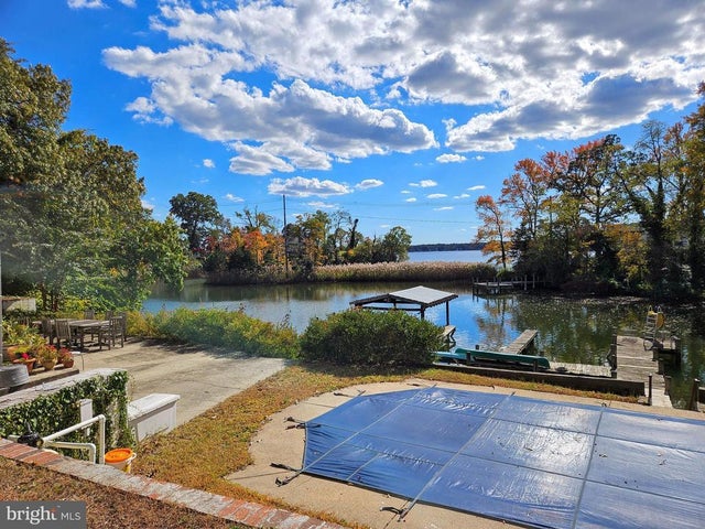 355 Sturtons Ln, Pasadena