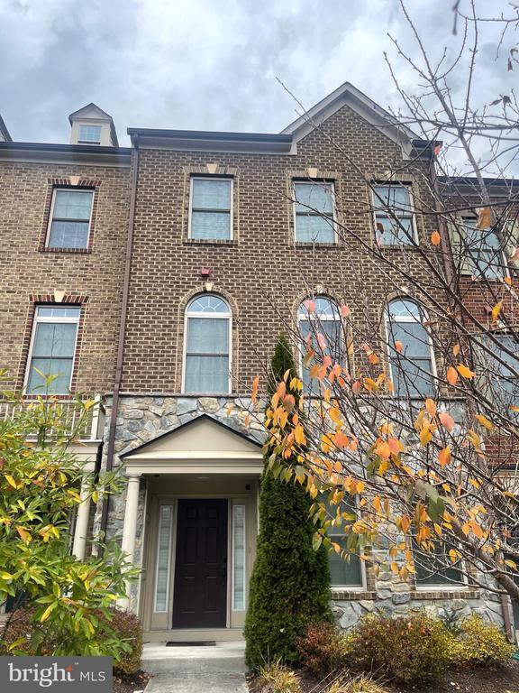 7413 Matapan Dr, Hanover