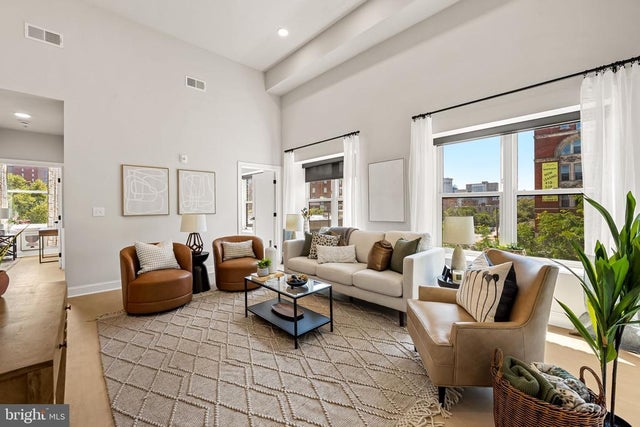 600 Howard St N #302, Baltimore