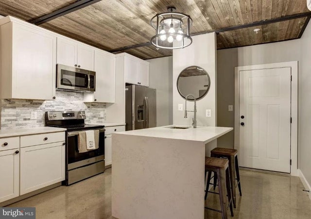 12 W Montgomery St W #204, Baltimore