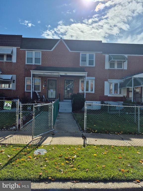 2863 Edgecombe Cir S, Baltimore