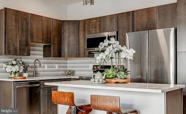 421 S Broadway #407, Baltimore