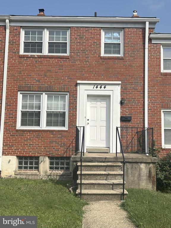 1444 Barrett Rd, Woodlawn