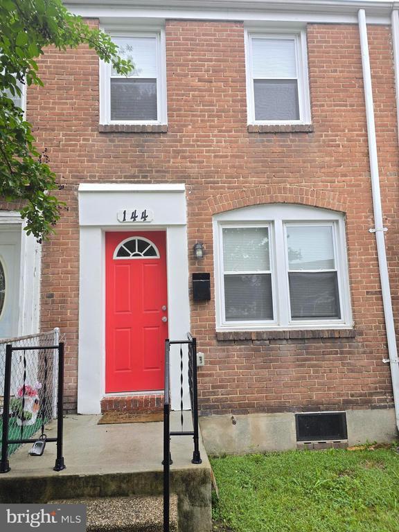 144 Chestnut St, Baltimore