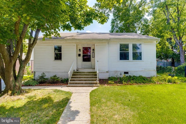 905 Regester, Idlewylde