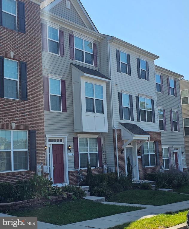 156 Ironwood Ct, Rosedale