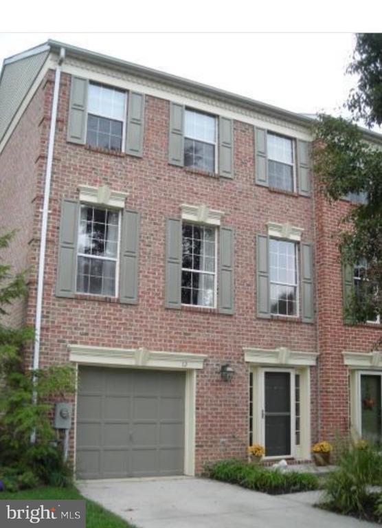 12 Mayapple Ct, Towson