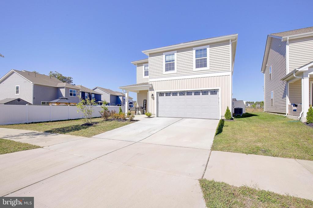 134 Charming Forest Ave, LA PLATA